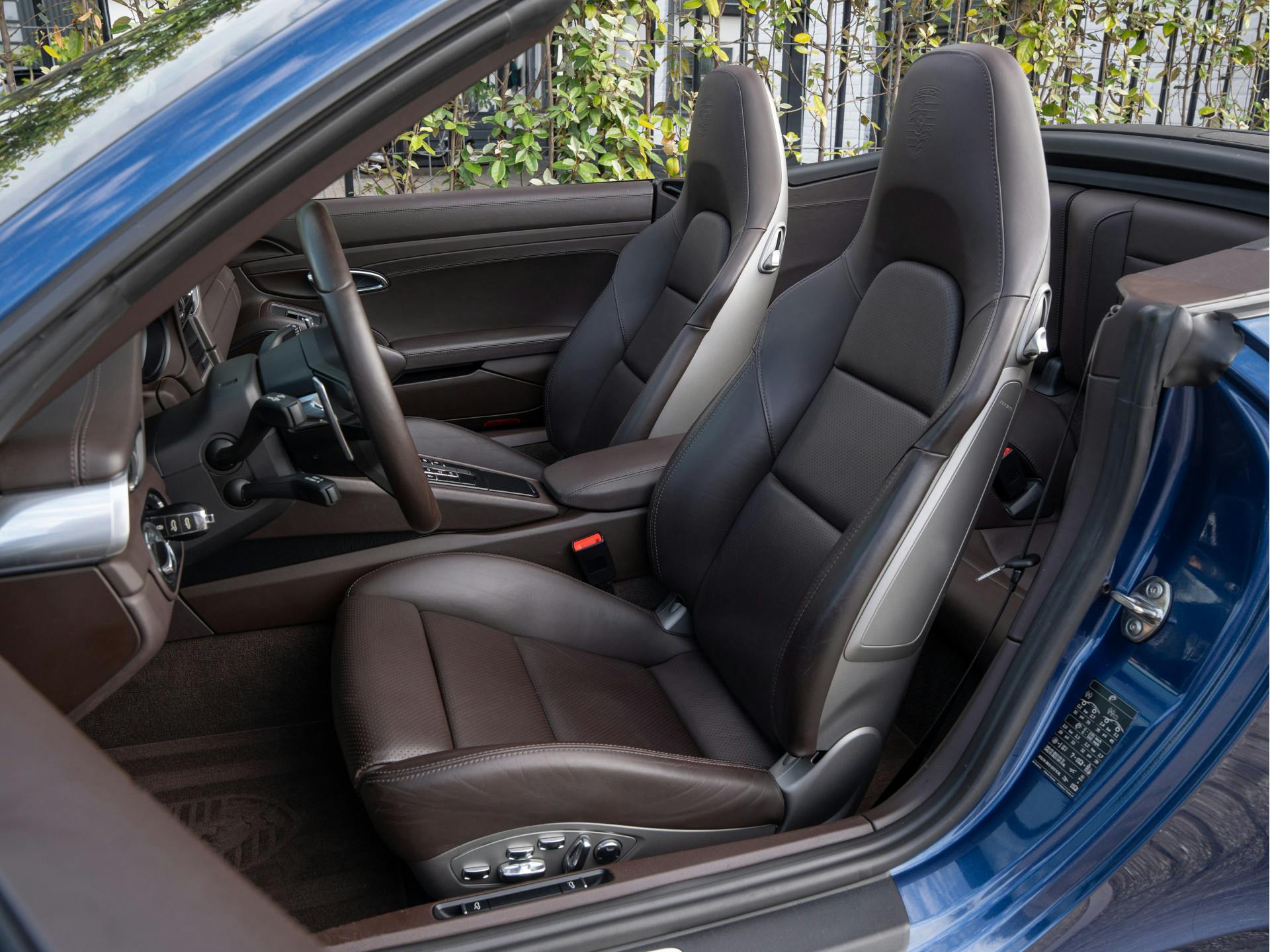 Porsche 911 Cabrio 3.0 Carrera 4 GTS | Blue Metallic Wrap | Bose | Adaptieve Sport-Stoelen